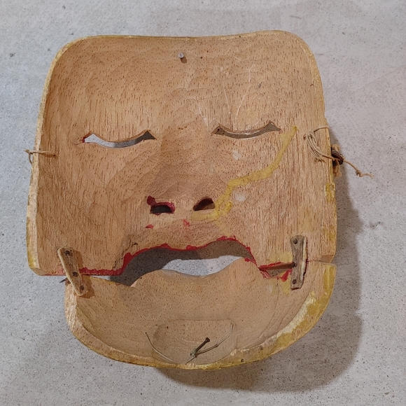 Vintage wood mask - Picture 3 of 3